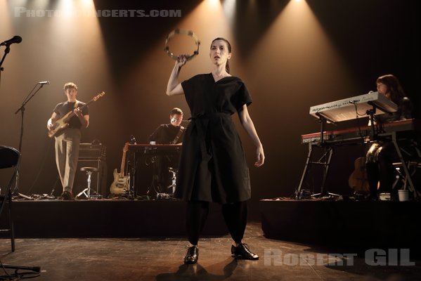 ALDOUS HARDING - 2023-03-28 - PARIS - Le Trianon - Huw Gwynfryn Evans - Hannah Sian Topp